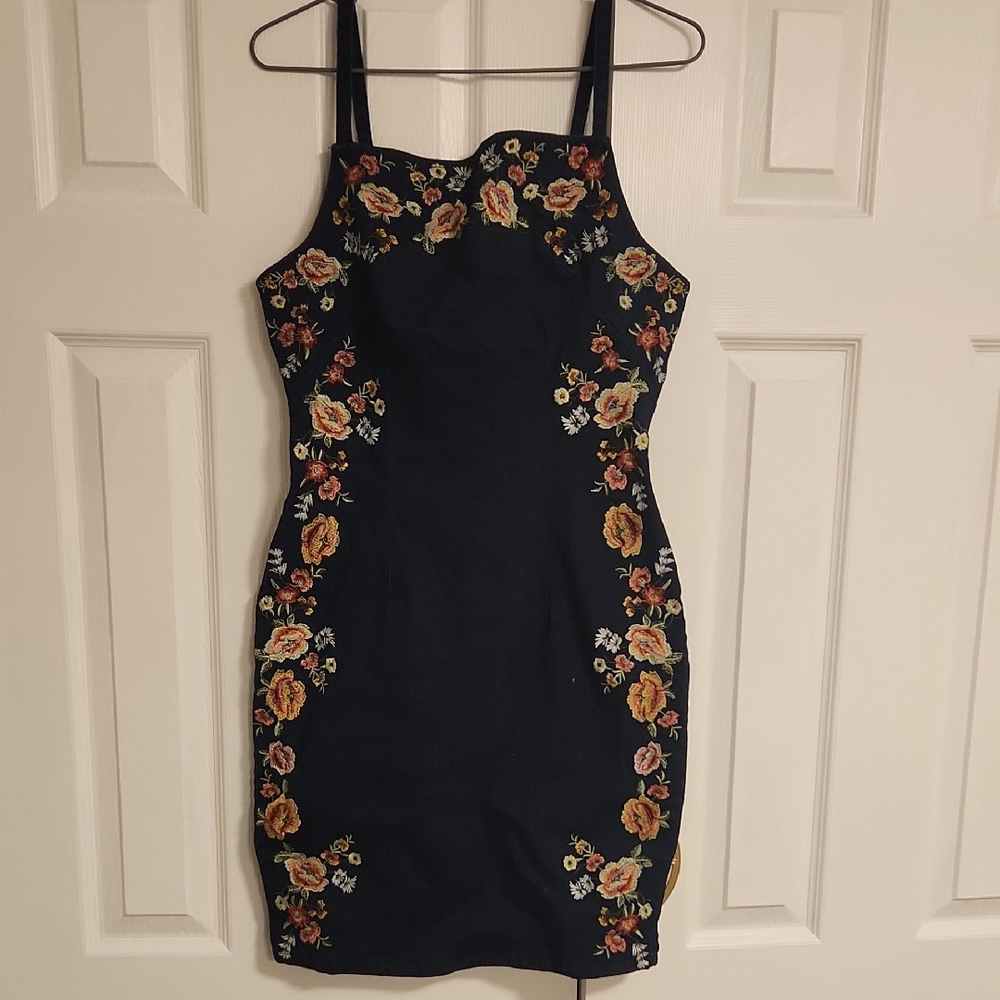 NWOT - Venus - Floral Embroidered Dark Denim Dress - Size 8